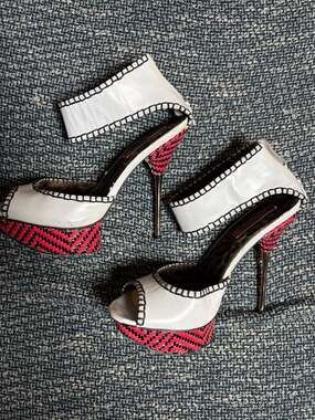 Betsey Johnson Tricksy White Leather Platform Stiletto Heels  Hot Pink and Black